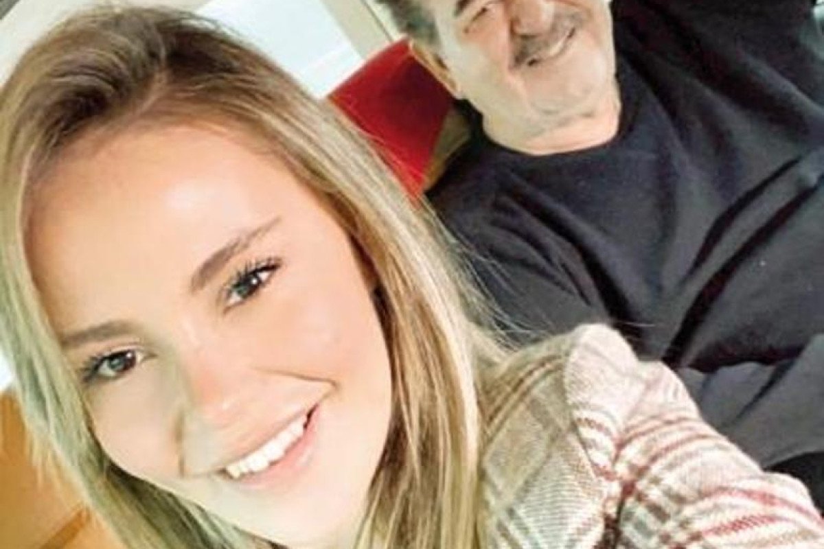 İbrahim Tatlıses'le Aşk Yolu Bodrum'a Giderken Paylaşılan Selfieyle Gün Saydı