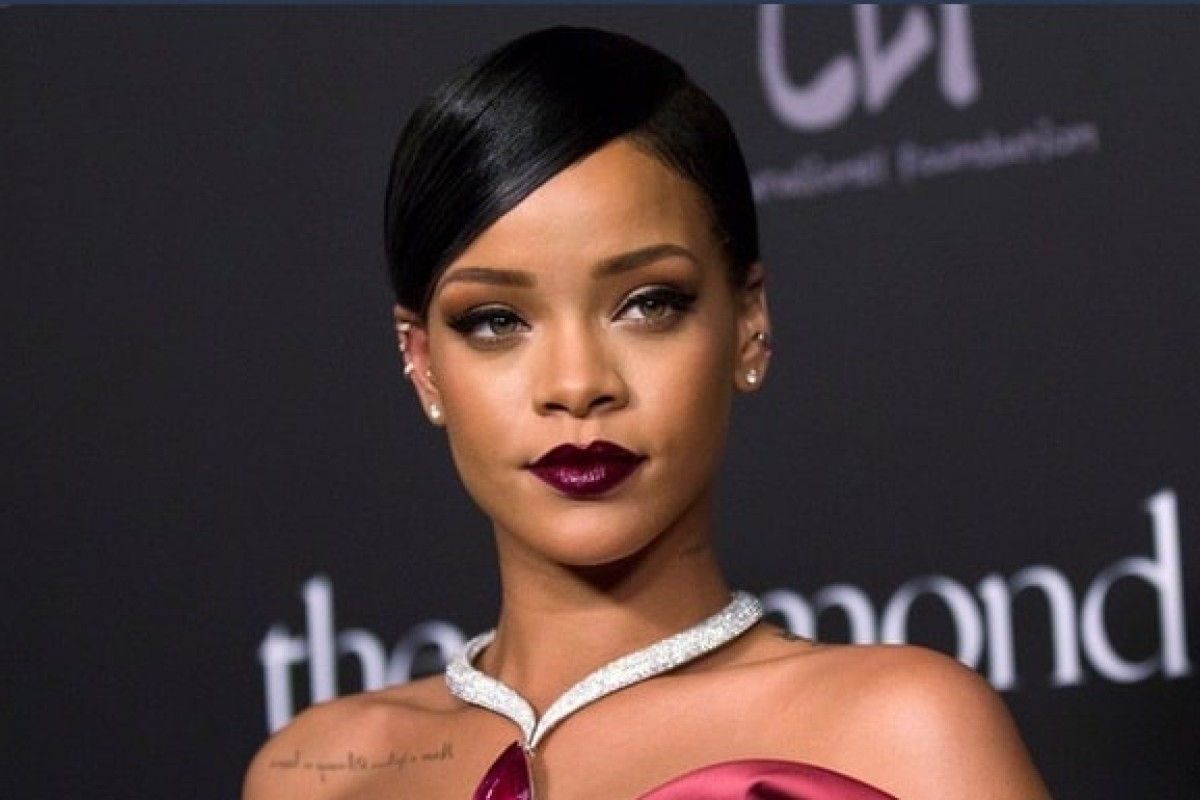 Rihanna kimdir? Ünlü şarkıcı Rihanna\'nın hayatı ve biyografisi