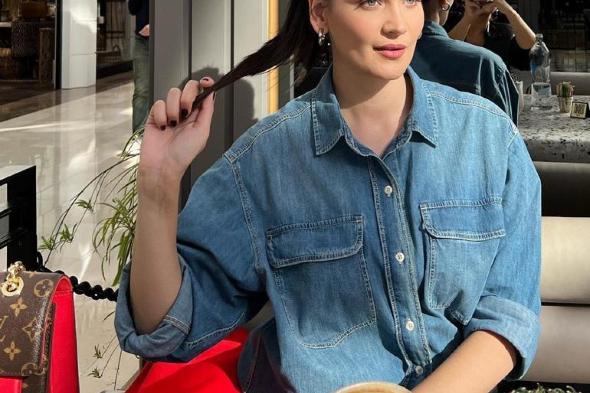 Gülsim Ali Shiseido Yüzü Oldu: Japonca Sohbetler ve Kamera Kombinasyonu