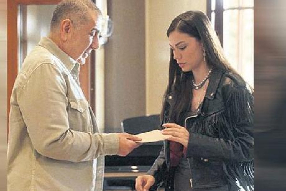 Eşref Rüya'da Demet Özdemir'in Özülkü ile Bürküşü Büyülüyor