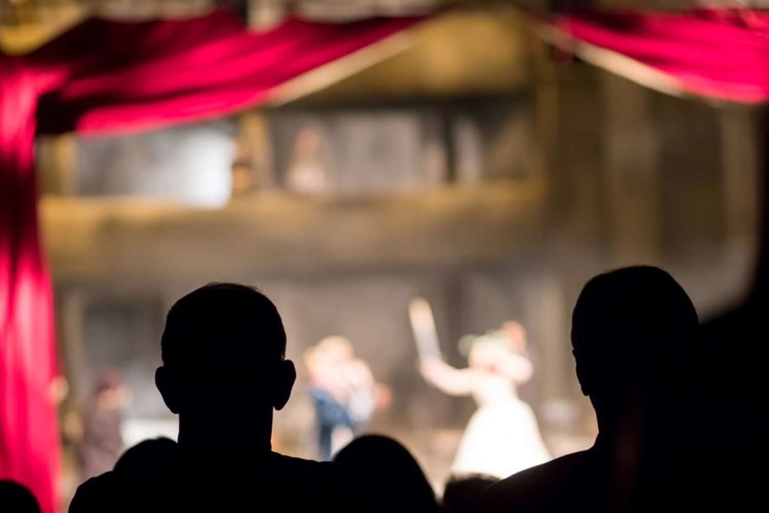 İstanbul Tiyatro Festivali 2023 Heyecanıyla Başlıyor: Açılış ve Öne Çıkan Gösteriler