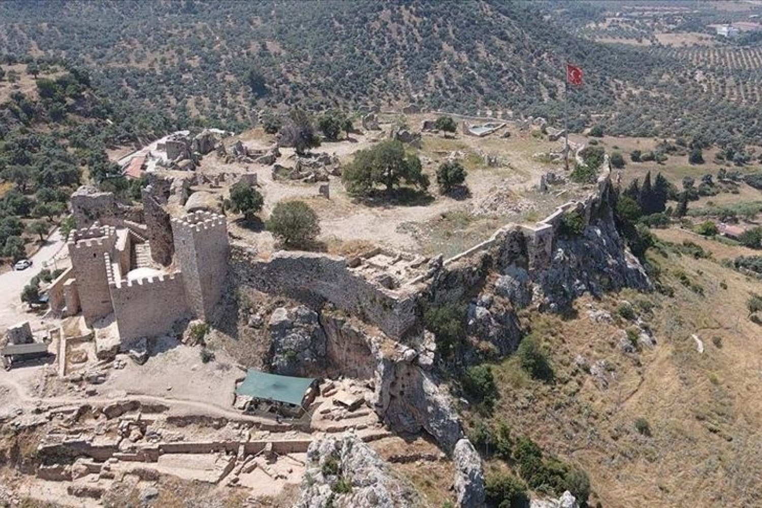Ünlü Şarkıcı Dilan Polat'tan Yeni Dizi İntrosoloğuyla Gündemde