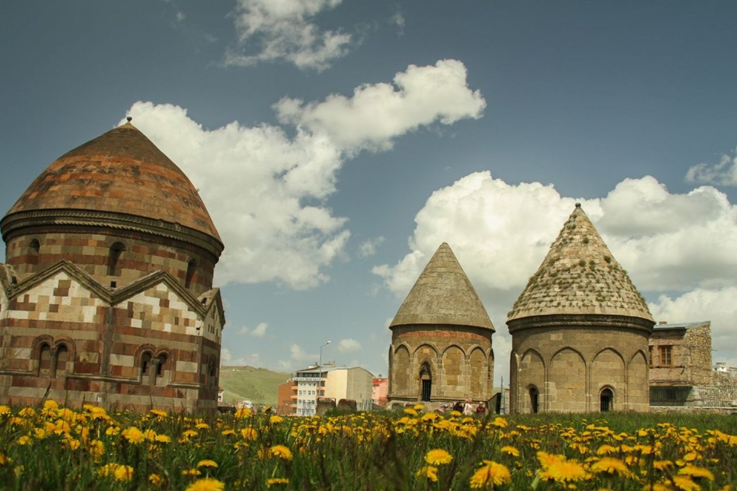 Erzurum Yaz Aylarında Turizmde Parlayan Yıldız Olmaya Devam Ediyor