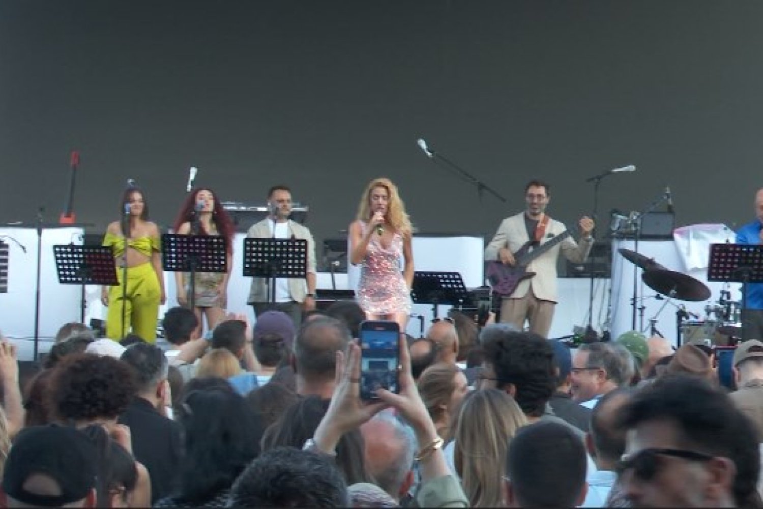 Murat Boz ve Aslı Enver'e Yakın Çekimli Aşk İddiaları Artıyor