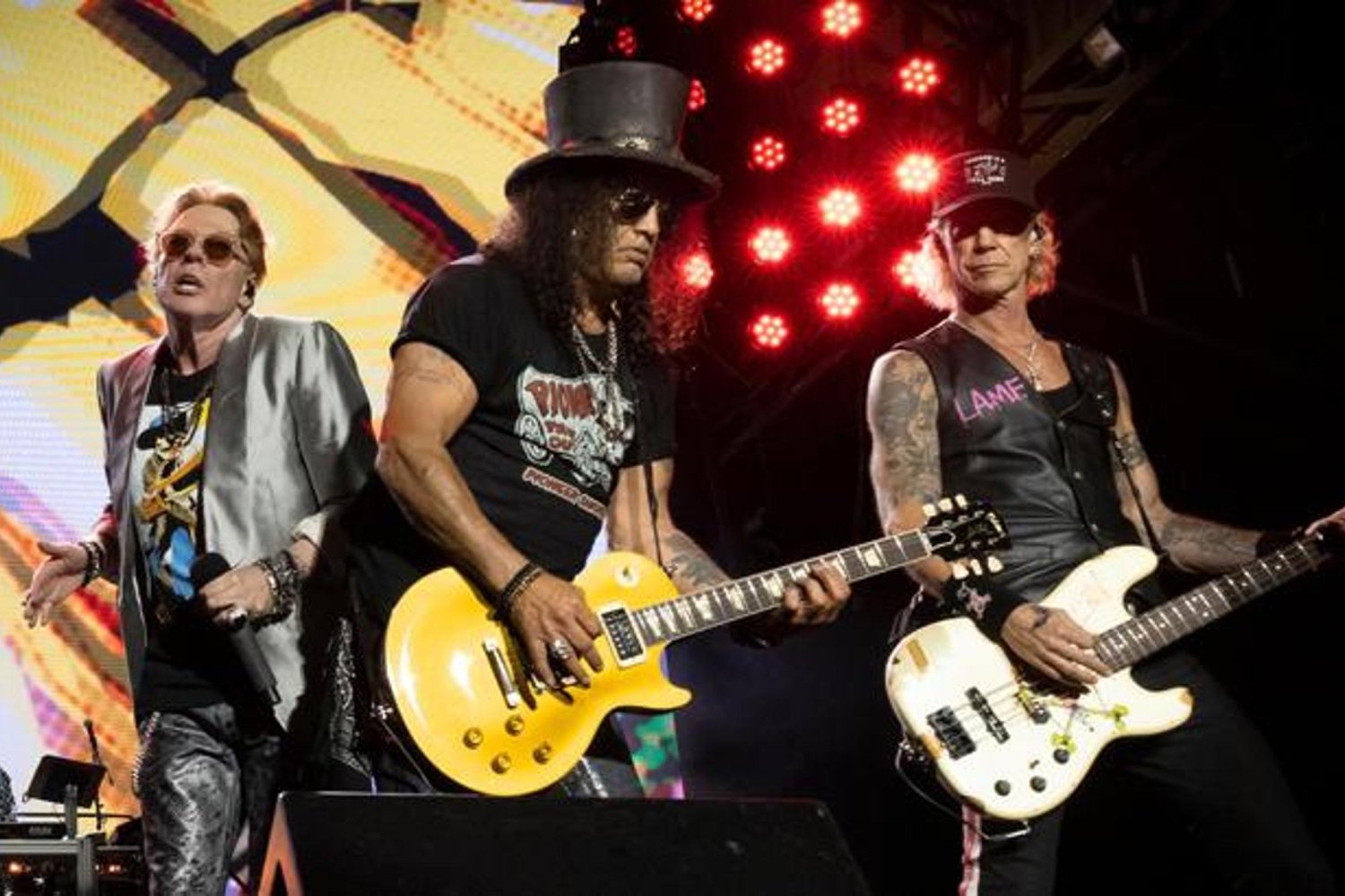 Guns N'Roses'tan Mattia Minguzzi'ye Anma ve Türk Lezzetleri Desteği