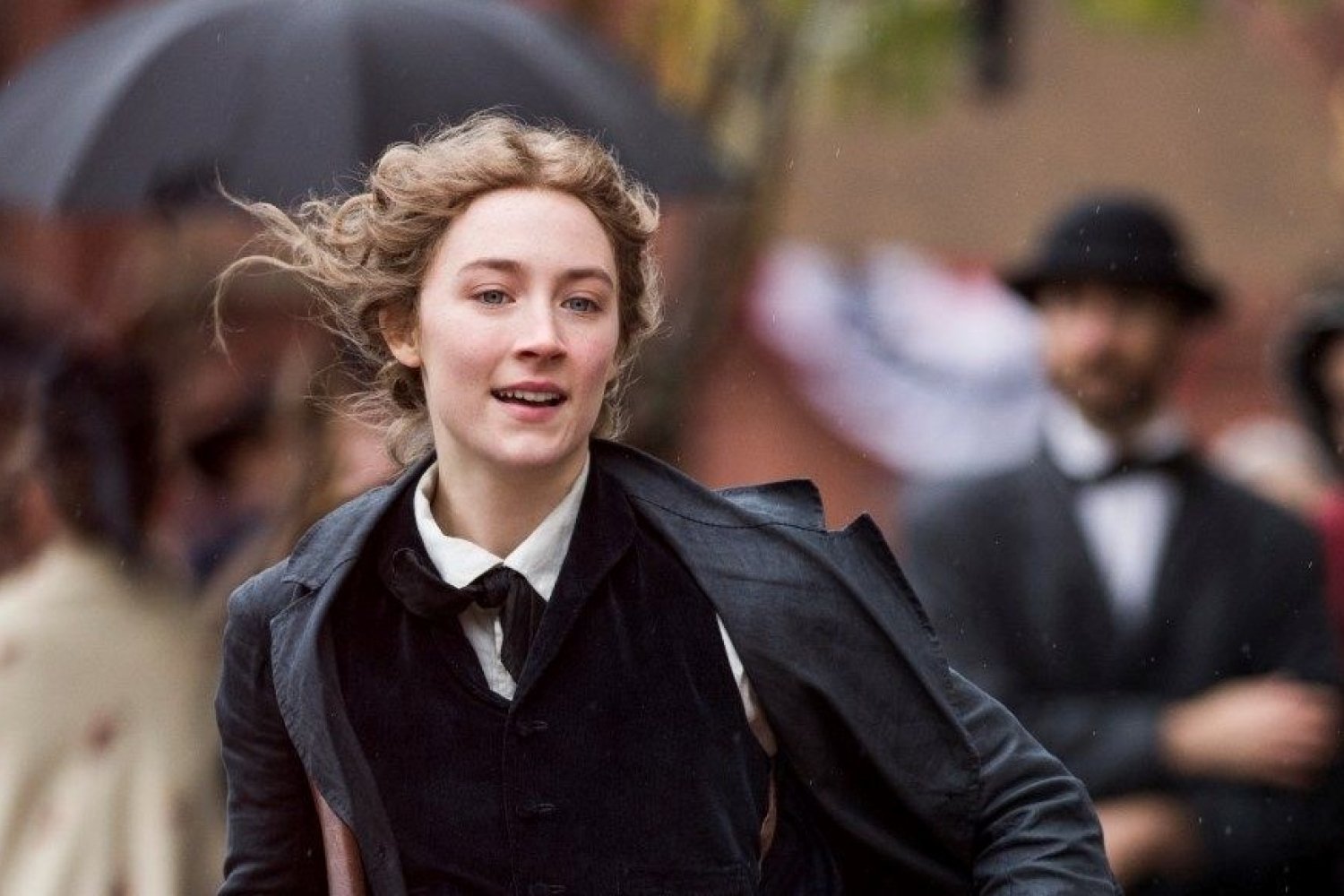 Saoirse Ronan Hamileliğini Duyurdu: Oyuncu Bebek Heyecanı Yaşıyor!