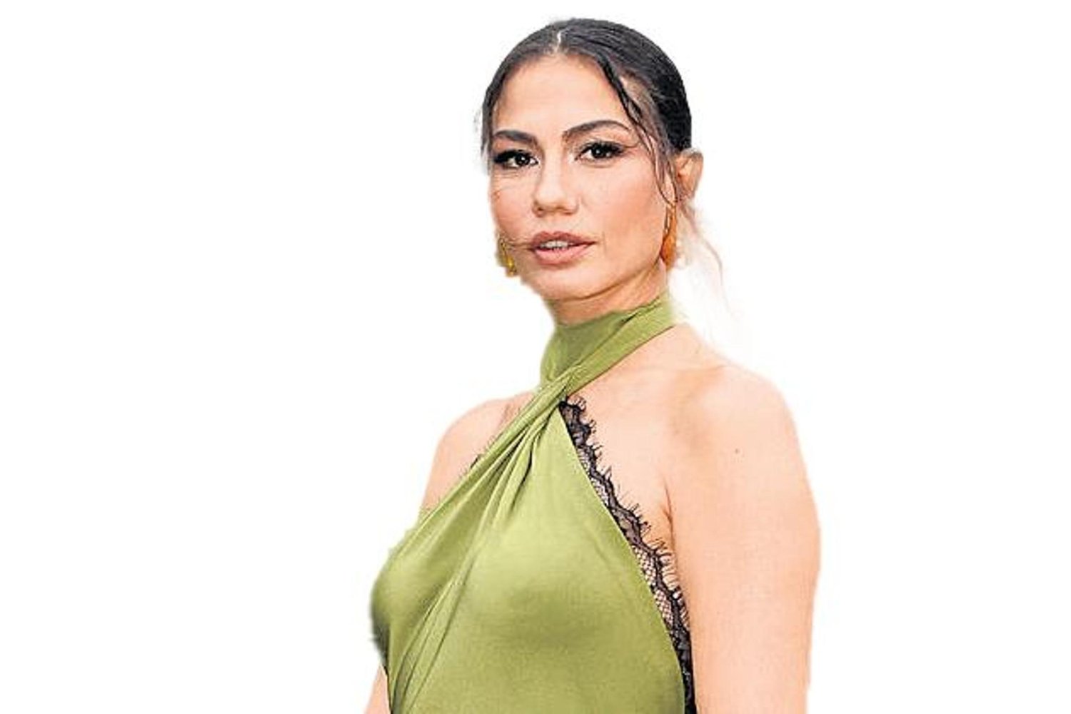 Özdemir'in Şık Seçimleri: Dizi ve Günlük Hayatta Moda Trendleri