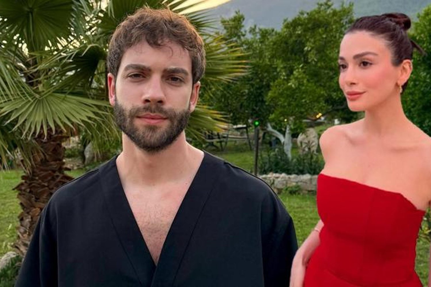 Özge Yağız ve Burak Berkay Akgül Karadağ’da Tatil Keyfi