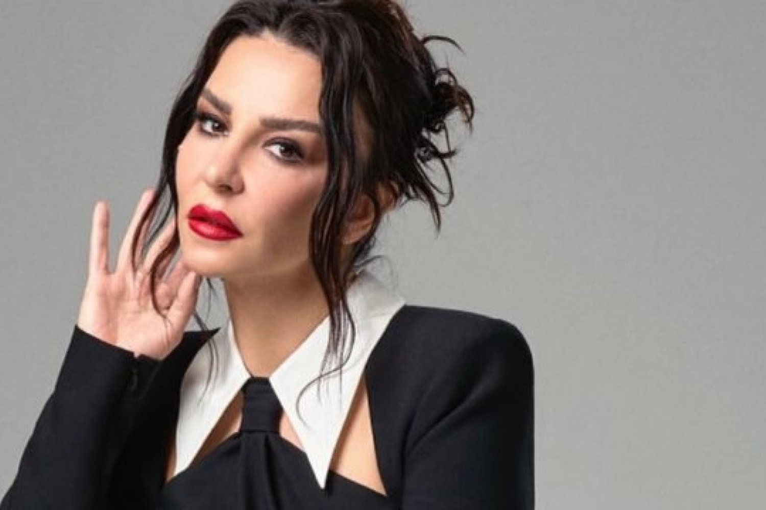 Ünlü Modacıdan Sürpriz İşbirliği: Moda Dünyasında Fırtına Gibi Elektrik