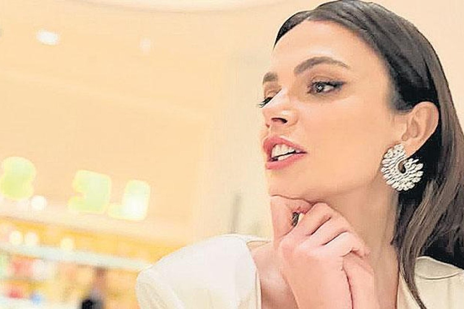 Uzak Şehir’de Sinem Ünsal’dan Sıcak Tatil Paylaşımları ve Yeni Sezon İpucuları