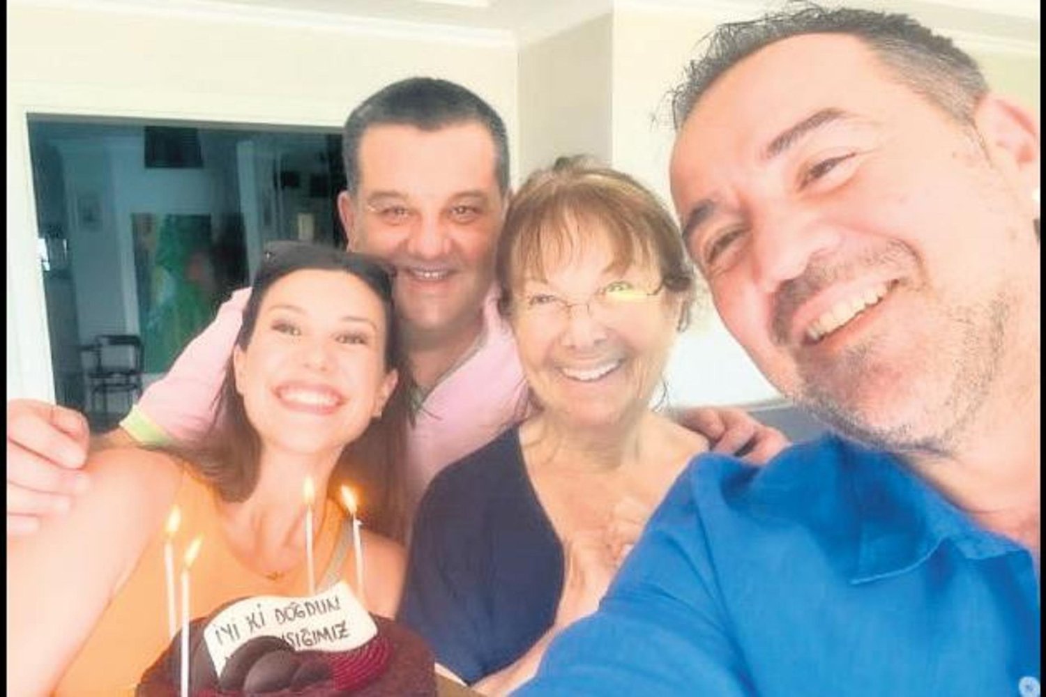 Cenk Demirer ve Ayten Kaçar'dan Sevdiklerinin Doğum Günü Özel Pozu