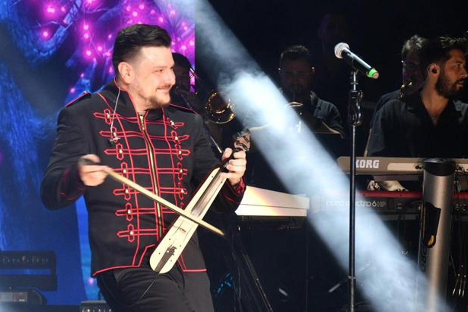 Hadise'nin Harbiye Konseri Büyük İlgi Görüdü! Uzunlar'dan Karadeniz Müziği Rüzgarı