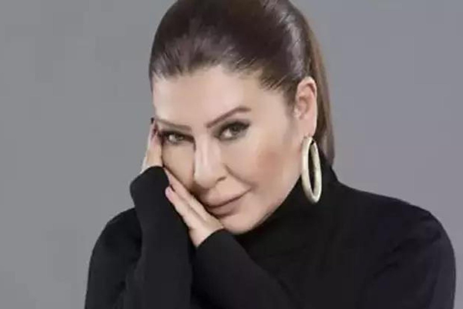 Yeliz Annesinin Vefatını Duyurdu: Ünlü Şarkıcı 67 Yaşındaki Annesini Kaybetti