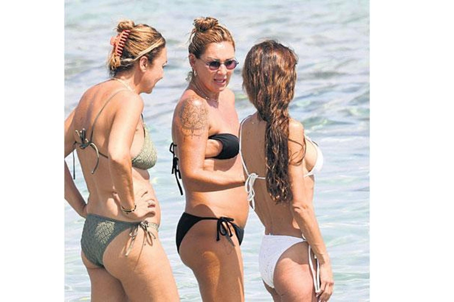 Altuğ'dan Deniz Keyfi ve Yoga Paylaşımıyla Dikkat Çekti