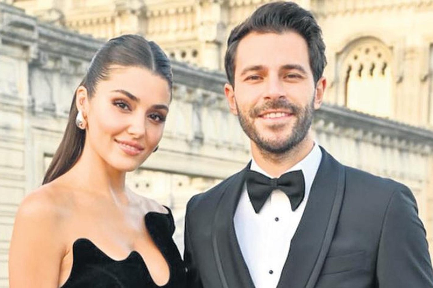 Başrollerdeki Erçel ve Sabancı'dan Gizemli Paylaşım ve Kaldırma Hamleleri