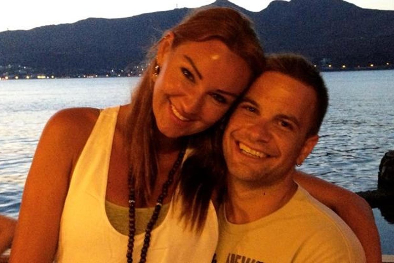 Pınar Altuğ’dan Yoga ve Eşli Karelerle Güncel Magazin Haberleri