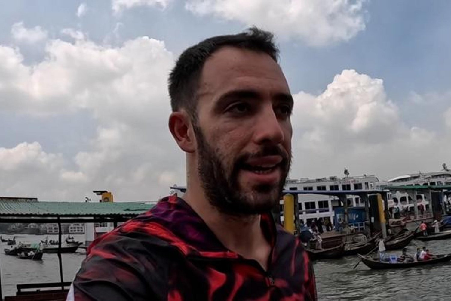 Yurt Dışından Sürükleyici Manzaralar: Haiti'den Kolombiya'ya İşçi Dramı ve Medeline'den Neşeli Anlar