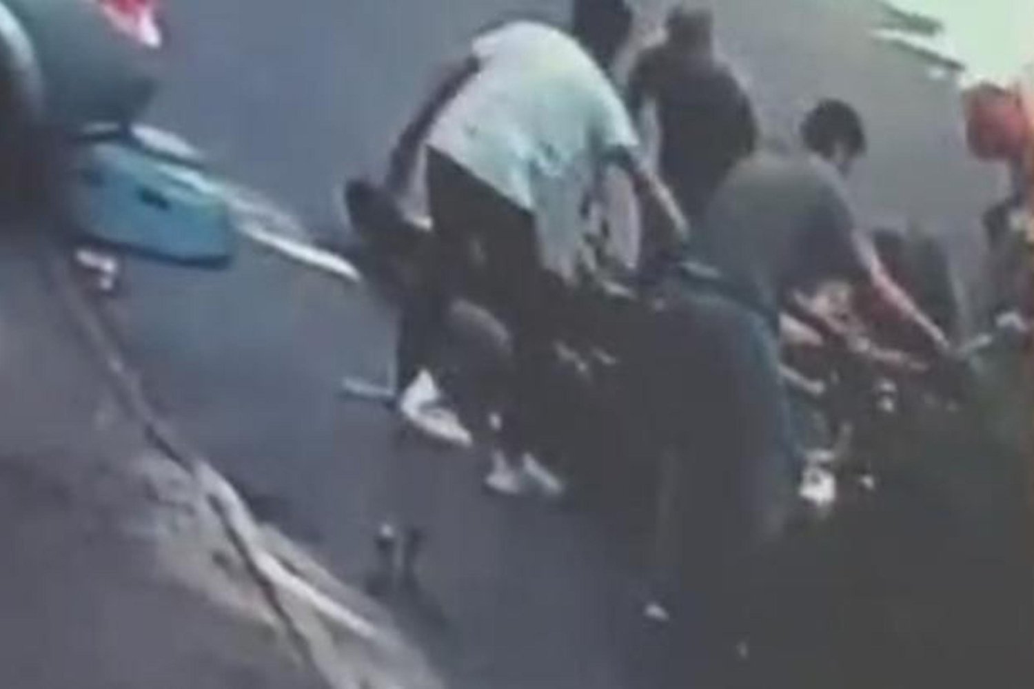 Kardan Sonra Sokağı Vuran Rüzgar Polis ve Vatandaşları Şaşırttı