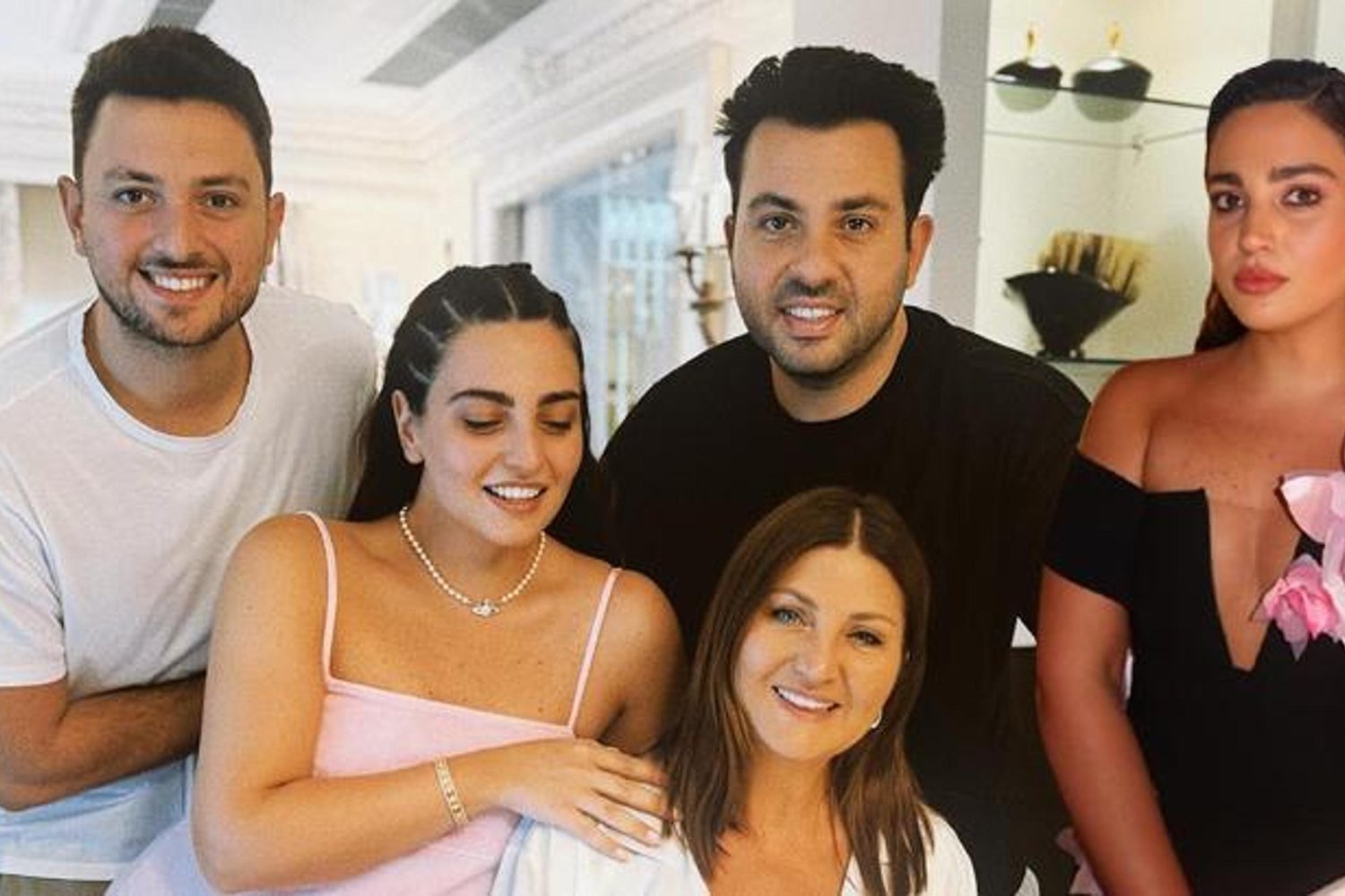 Emir Aksüt 25. Yaşına Merhaba Dedi - Magazin Haberleri