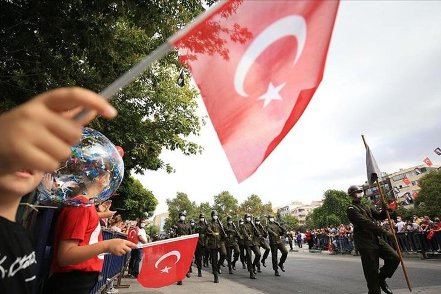 30 Ağustos Zafer Bayramı'nı Kutlayan Ünlüler, Sosyal Medyadan Coşkuyla Paylaştı