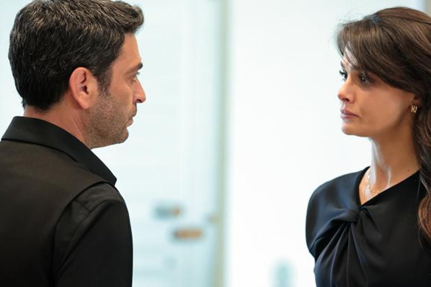 Uzak Şehir 2. Sezon çekimlerinden ilk kare paylaşıldı!