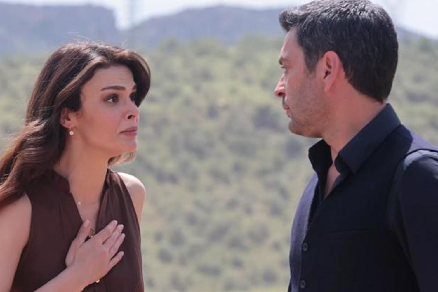 Uzak Şehir Dizisi İkinci Sezon Geri Sayımı Başladı! Sinem Ünsal ve Ozan Akbaba Fotoğrafları Sosyal Medyayı Salladı