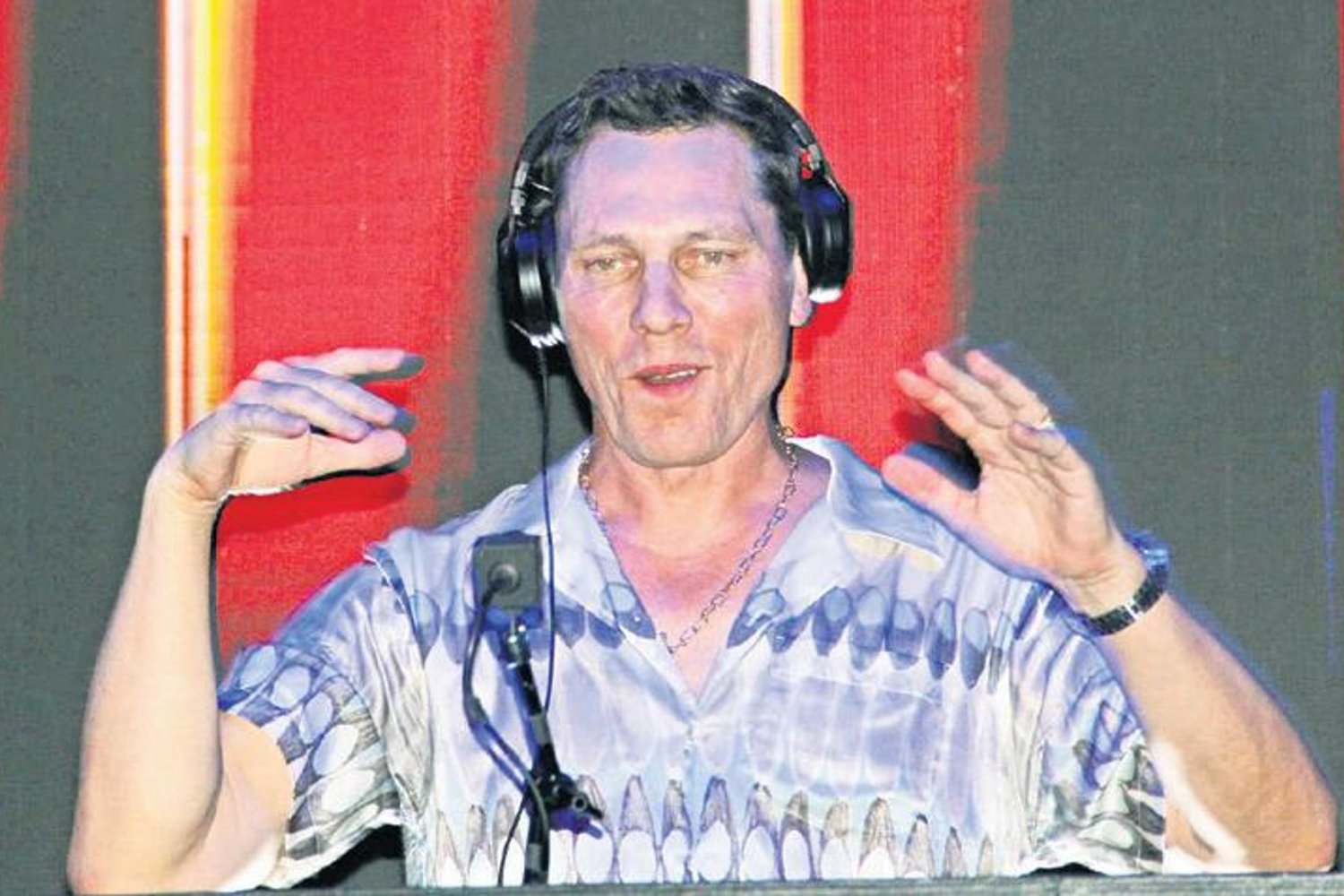 Yavru Vatan’da DJ Tiesto Müziğiyle Fırtına Estirdi