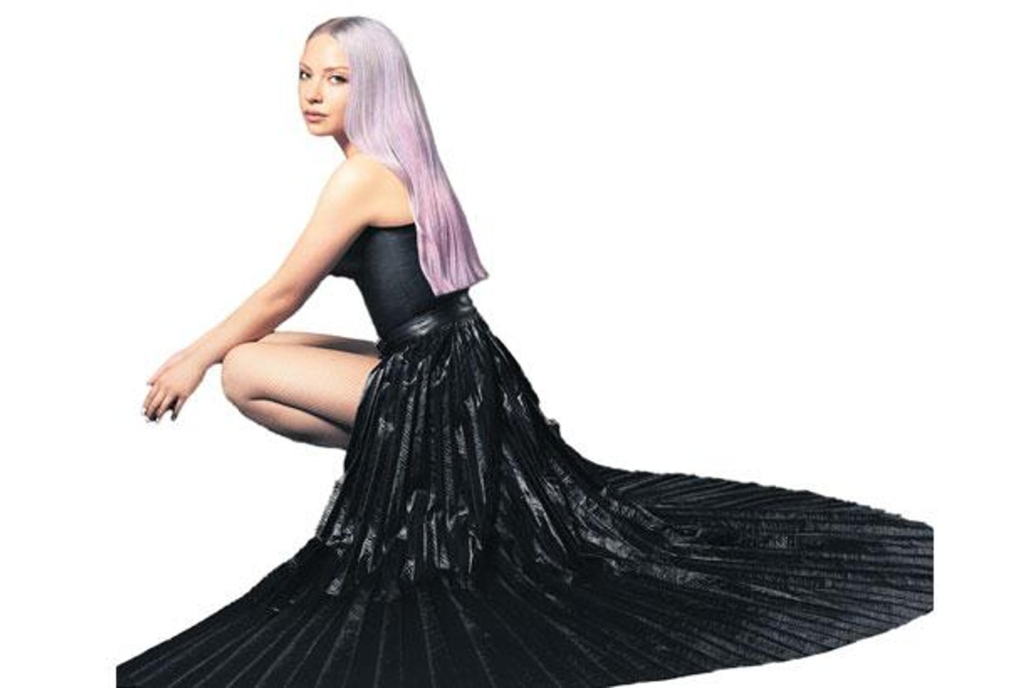 Şarkıcıdan Sır dolu Açıklama: Yeni İşleri İçin Totemlere Güveniyor