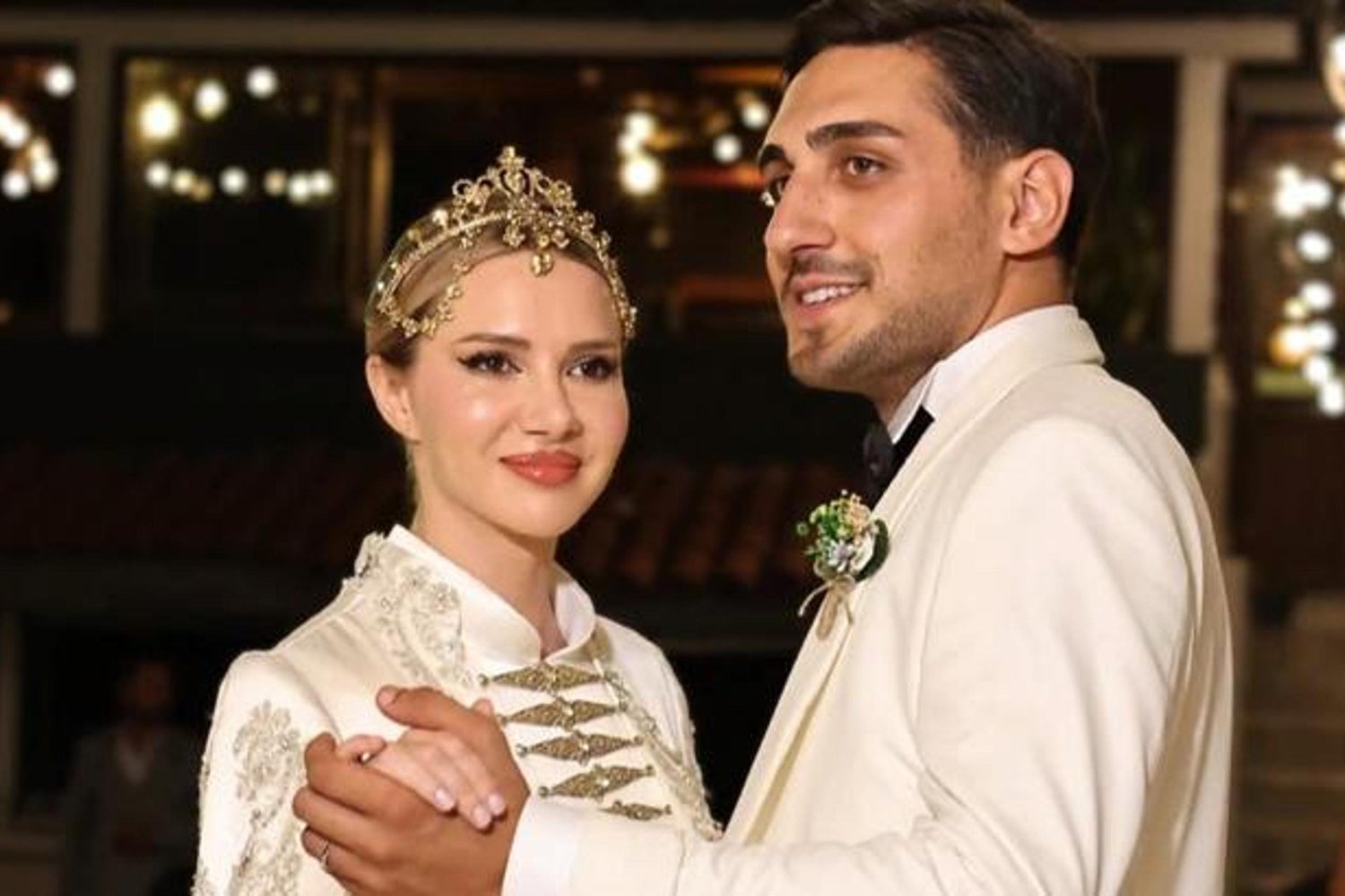 Otilia Bruma Yeni Evliliğiyle Dikkat Çekti: İş Yoğunluğu Nedeniyle Ertelenen Düğün Yalova'da Gerçekleşti