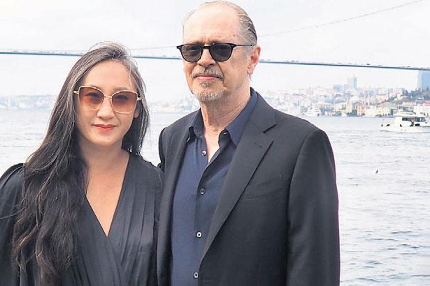 İstanbul Boğazında Büyüleyen Manzara: Oyuncu Buscemi ve Sevgilisi Vakko Hotel'de Konakladı