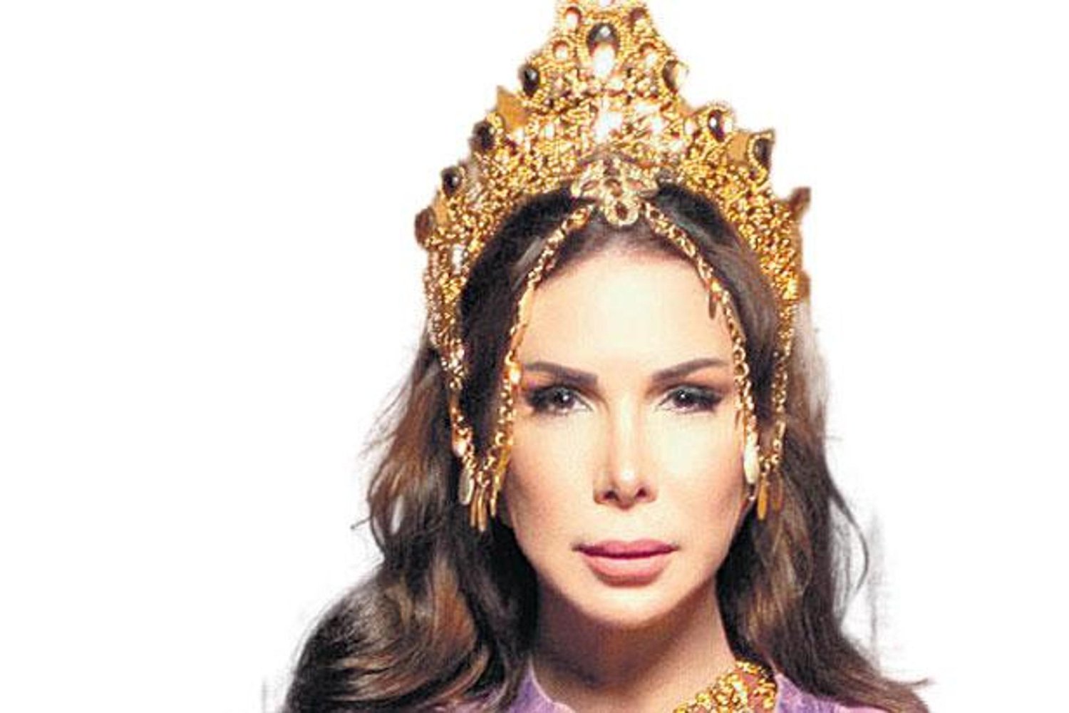 Yeni Şarkısı ve Klibiyle Dikkat Çeken Şarkıcı Aşkı Anlatıyor