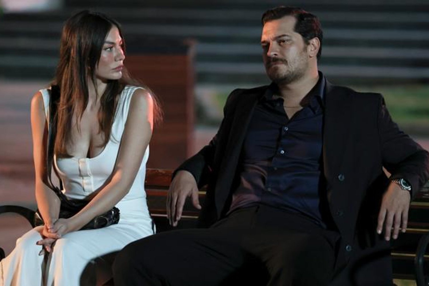 Eşref Rüya Dizisi Reytingleri ve Yıldızlar Geleceğiyle Dolu Çok Konuşuluyor