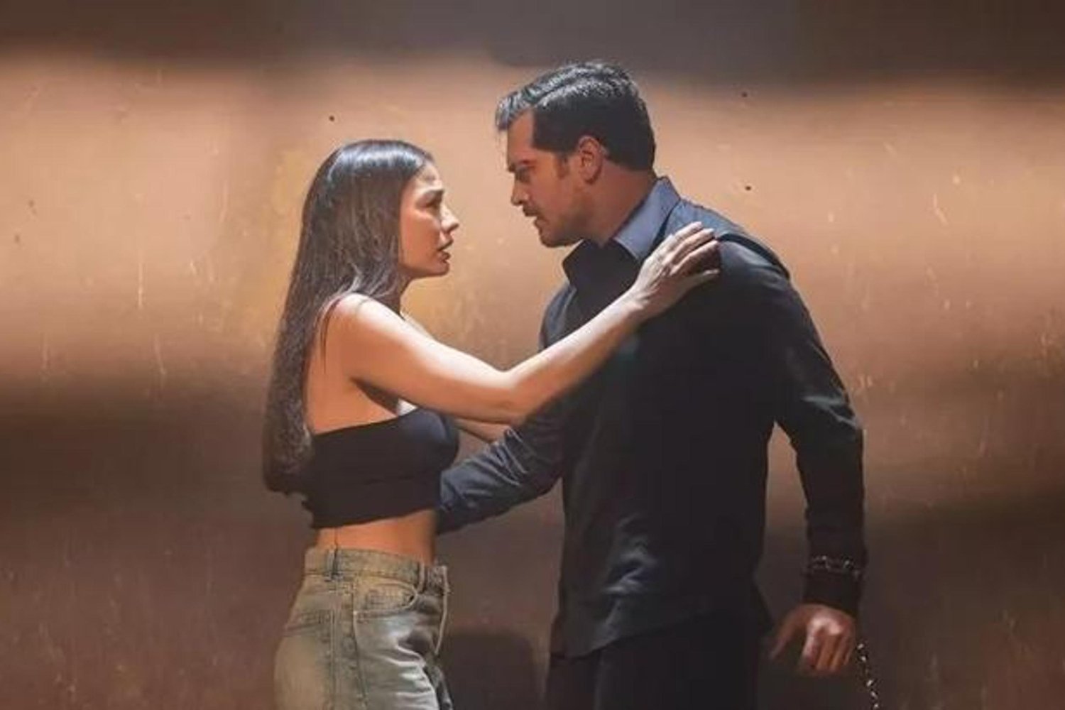 Eşref Rüya Yeni Sezon Teaser'ı Yayında! Aşk, İhanet ve Savaş Dolu Dizi Geri Dönüyor