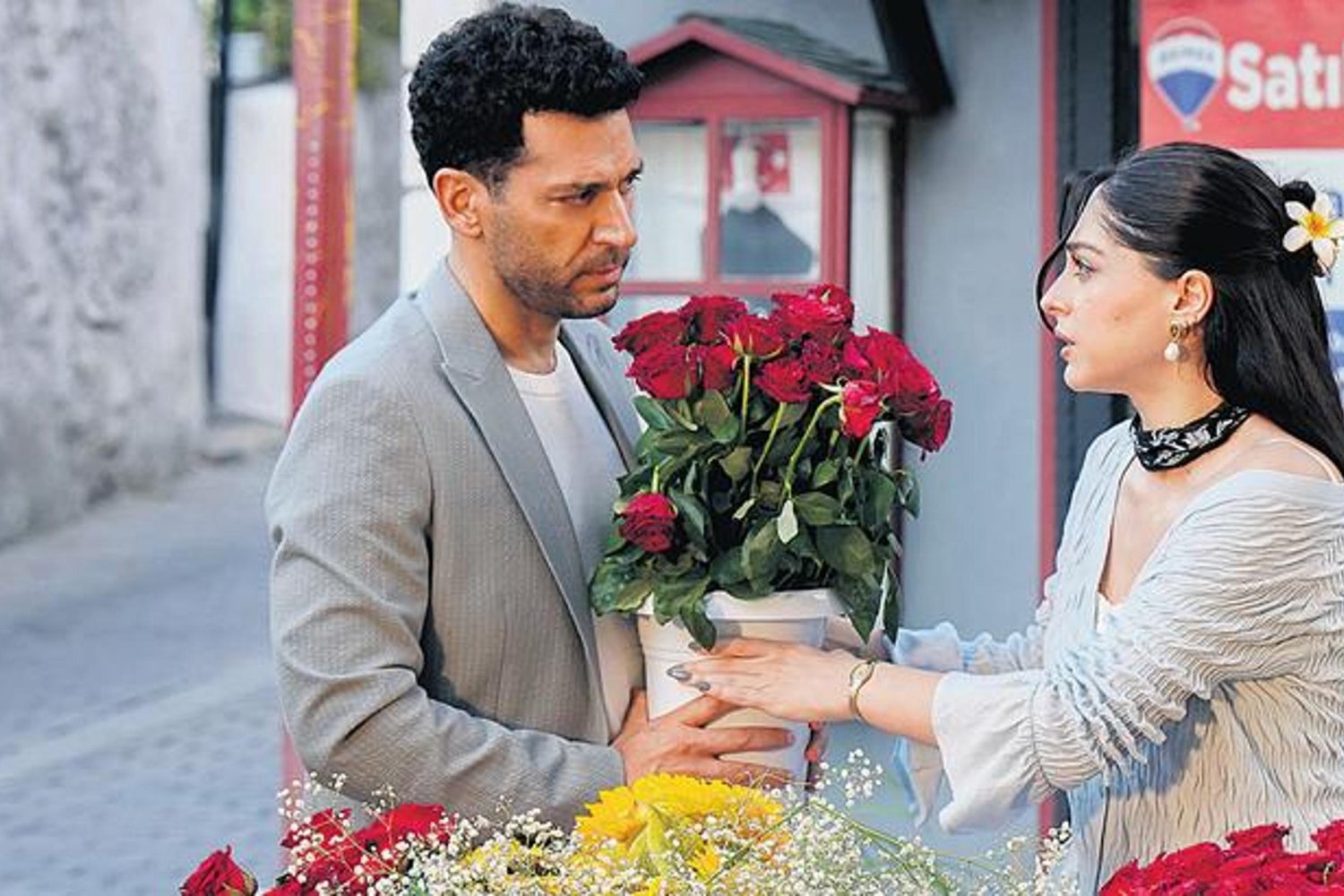 Güller ve Günahlar Dizisi Sette Çekimlere Başladı: Murat Yıldırım ve Cemre Baysel ile Yeni Dizi Geliyor!