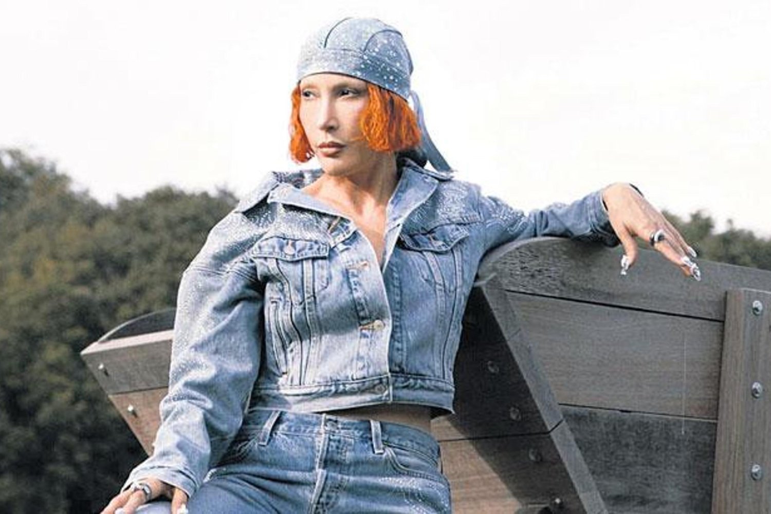 Yener'in Yeni Şarkısı ve Dikkat Çekici Klibiyle Gündemde