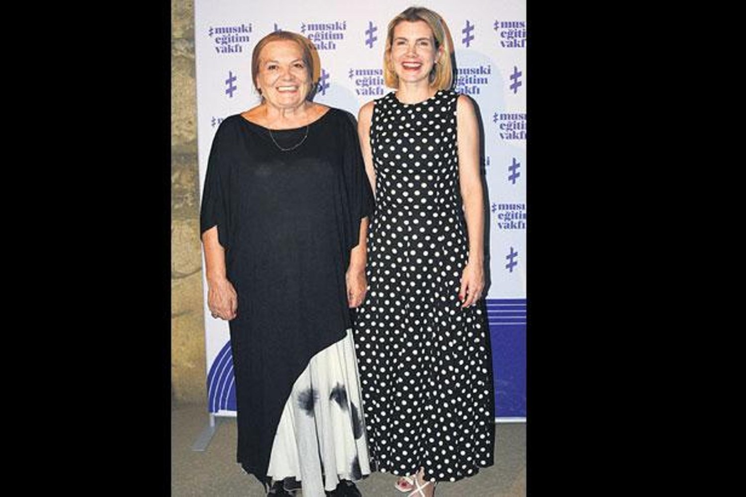 Magazin Haberleri: Tatari Annəsini Michael Jackson'a Benzetip Gülümsetti