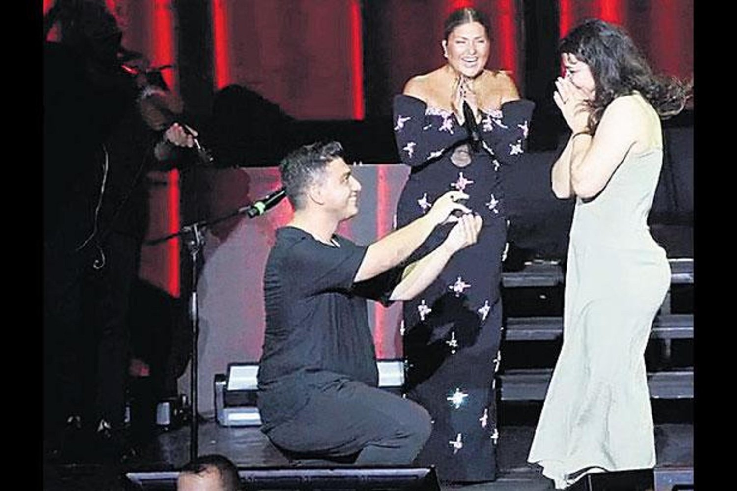 Müzik Dünyasında Doya Doya Aşk ve Evlilik Teklifi Sürprizi!