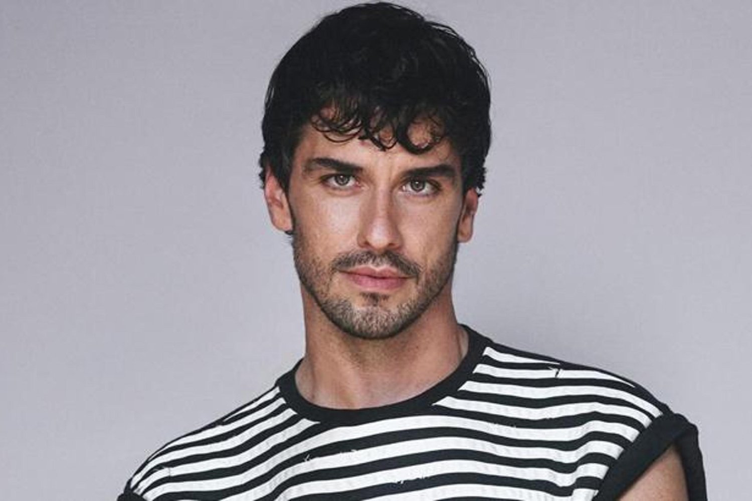 Aras Aydın Babasını Kaybetti! Ünlü Oyuncudan Üzücü Haber