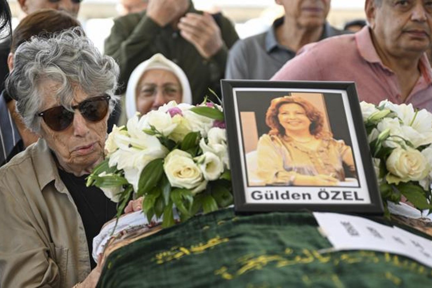TRT Spikeri Gülden Özel Son Yolculuğuna Uğurlandı