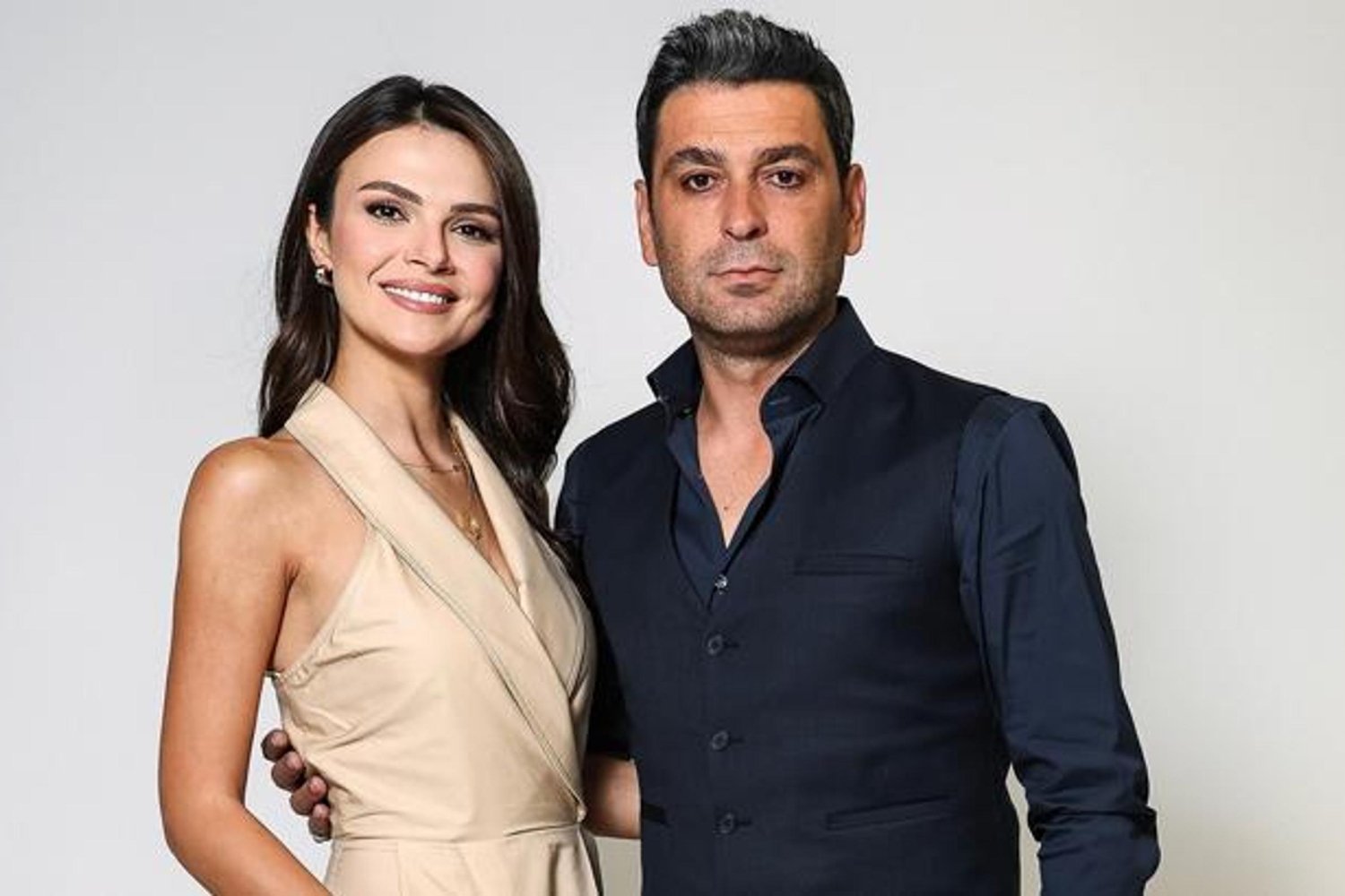 YENİ SEZON İÇİN ÇILGIN PAYLAŞIM: Sinem Ünsal ve Ozan Akbaba’nın Heyecan Dolu Açıklamaları!