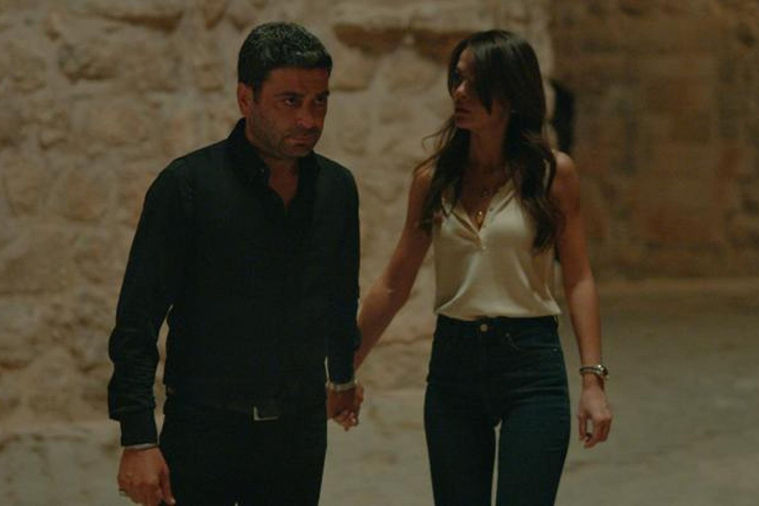 Uzak Şehirin İkinci Sezonu Başlıyor! Aşk ve Çarpıcı Gelişmeler Dikkat Çekiyor