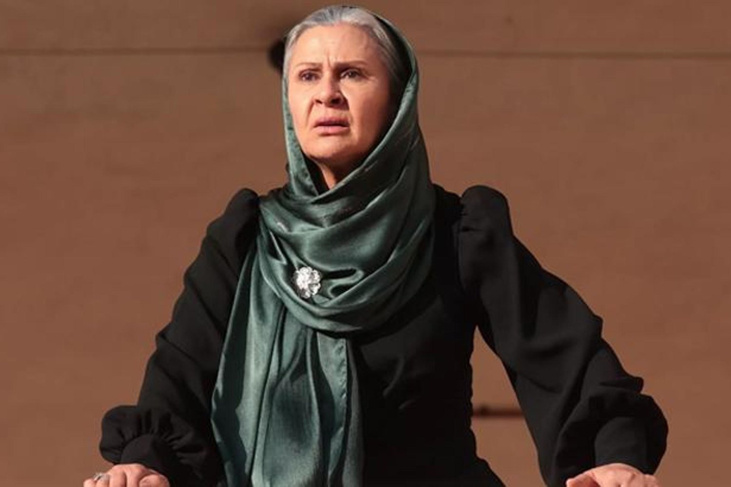 Uzak Şehir Sadakat Albora Fragmanı: Yeni Sezon Heyecanı Yolda