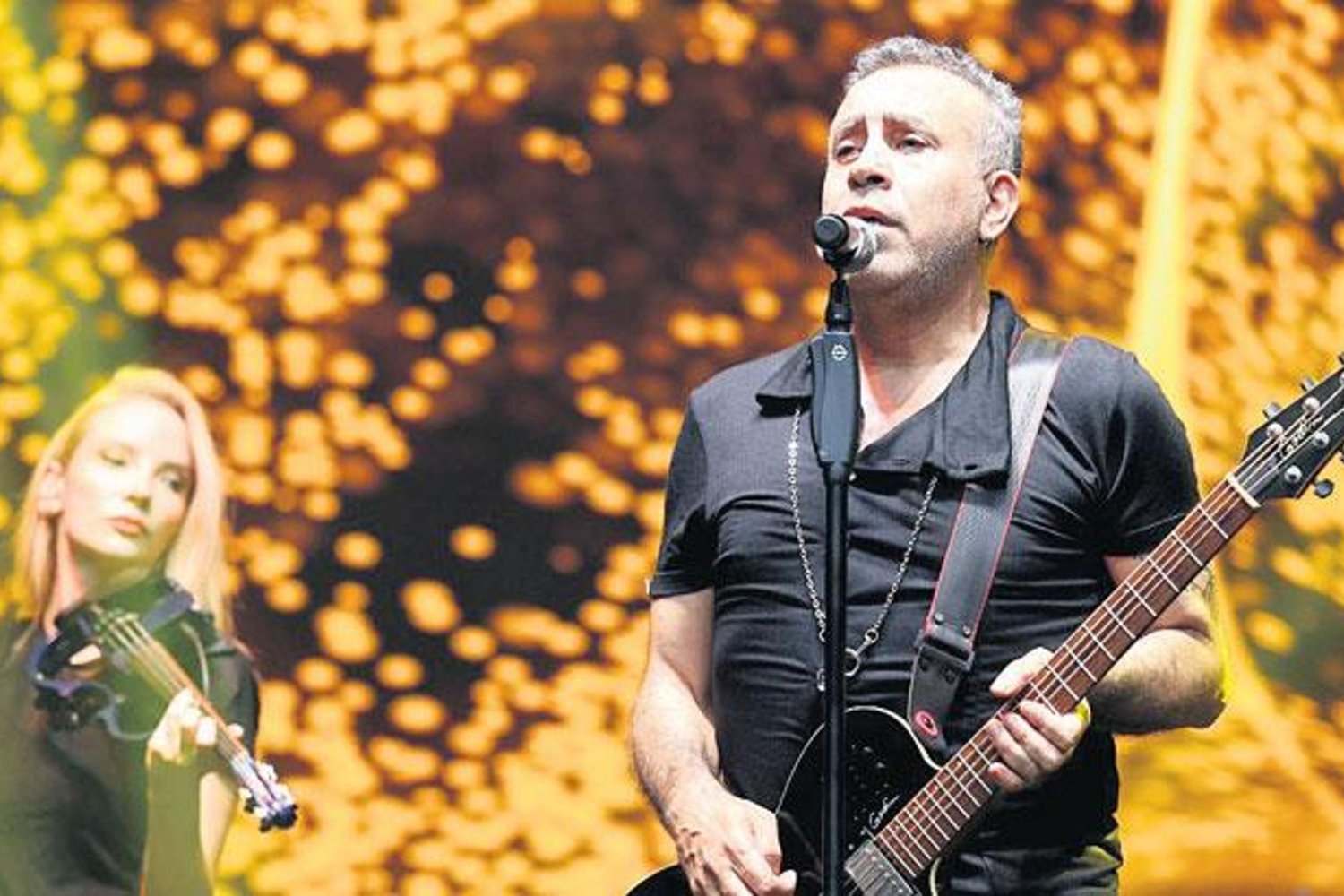 Levent Grand Sapphire'da Muhteşem Konserle Sahne Aldı!