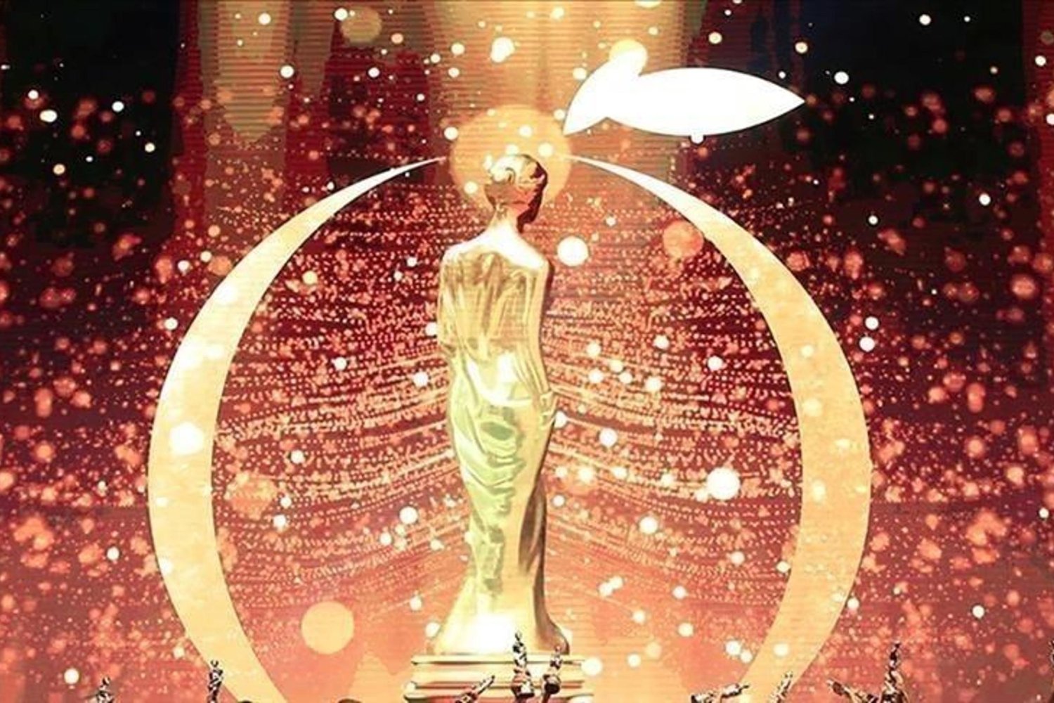 Türk ve Dünya Sineması Festivali Başlıyor: Çekişmeli Kırmızı Halı ve Onur Ödülleri