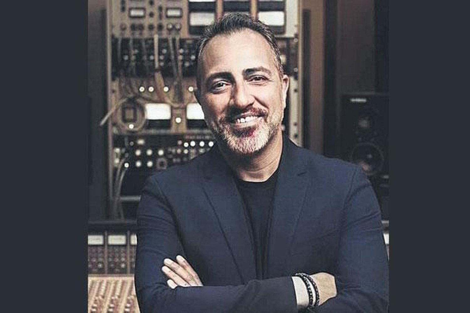 Duygusal Şarkıya Yapay Zeka Destekli Sinematografik Klibin Büyüleyici Senaryosu