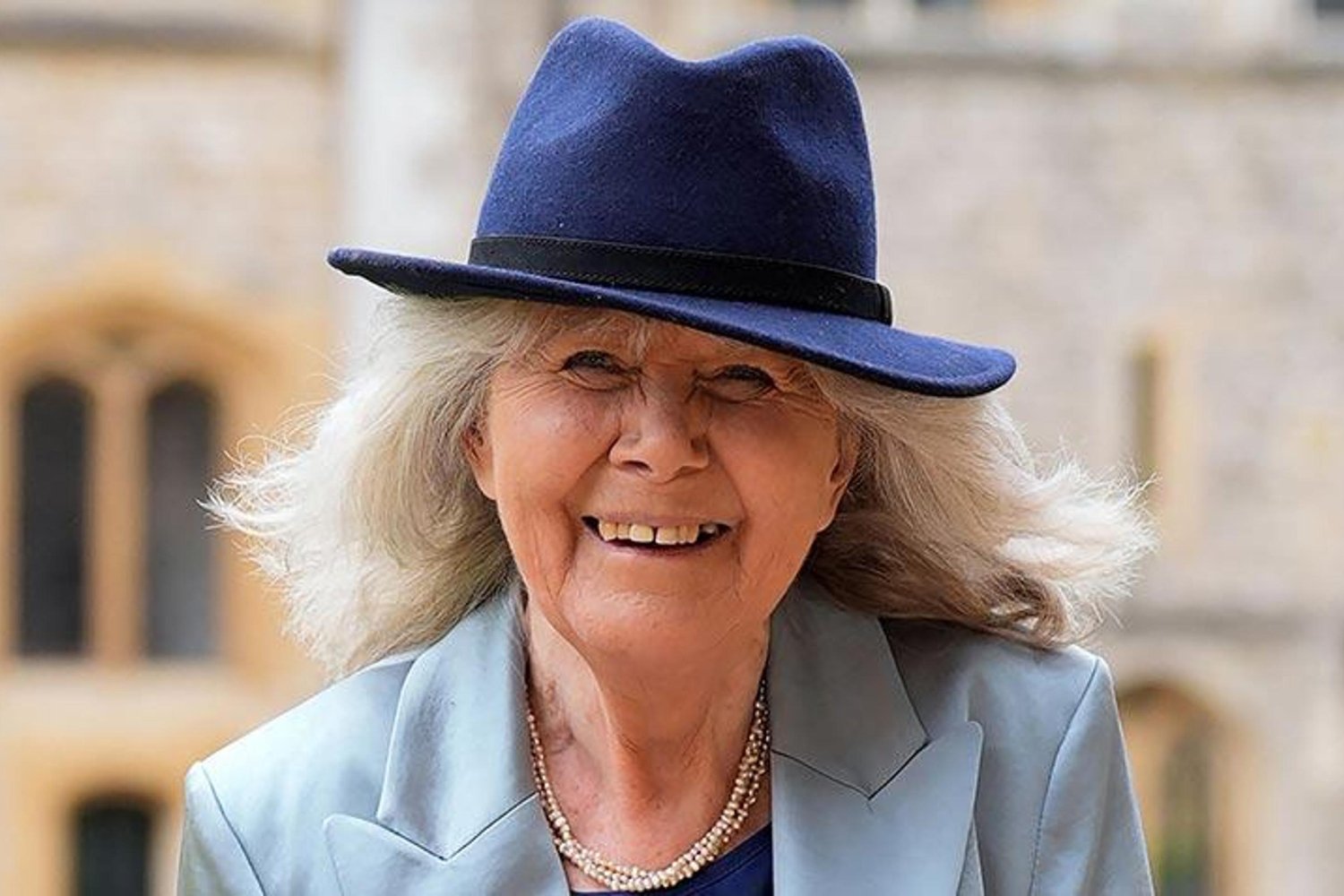 İngiliz Edebiyatının İkonu Yazarı Jilly Cooper Vefat Etti