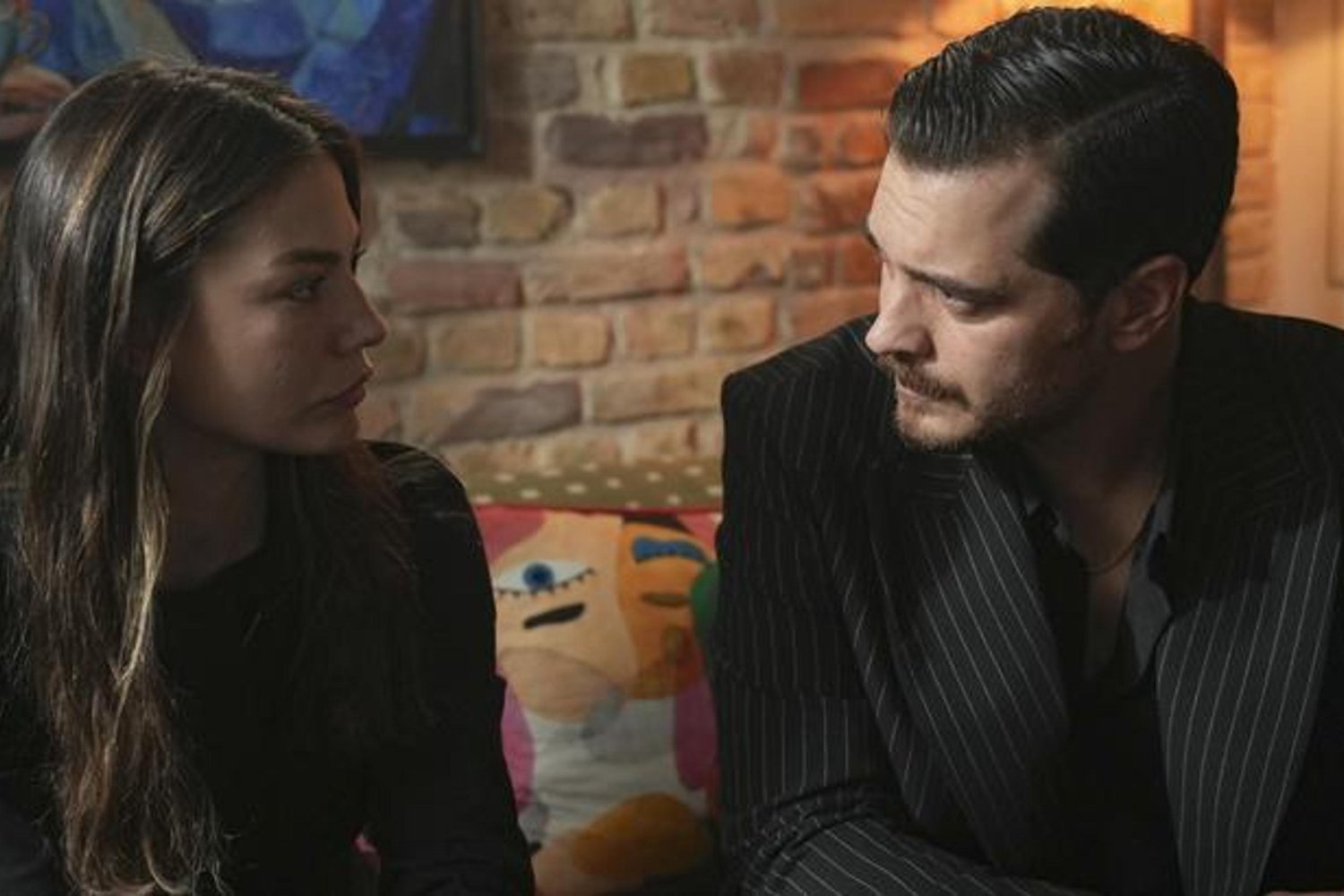 Çağatay Ulusoy ve Demet Özdemir Sette İzdiham Yarattı! Eşref Rüya Heyecanı