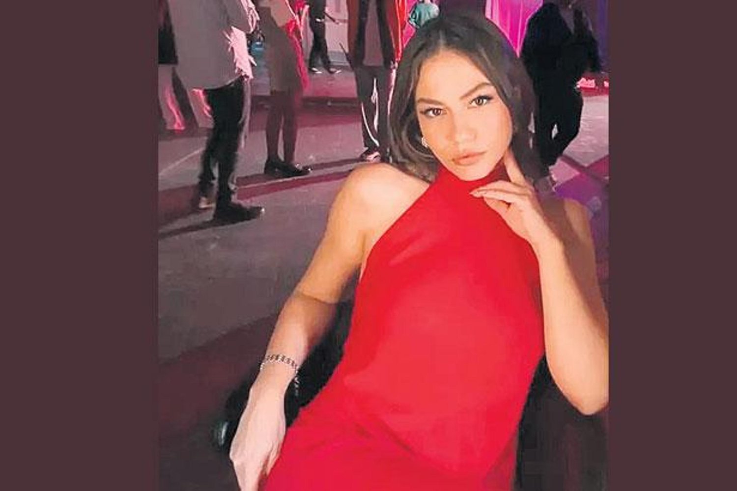 Demet Özdemir'den Dikkat Çekici Performans: 'Ah Yâr' Klibi Sosyal Medyada Gündem Oldu