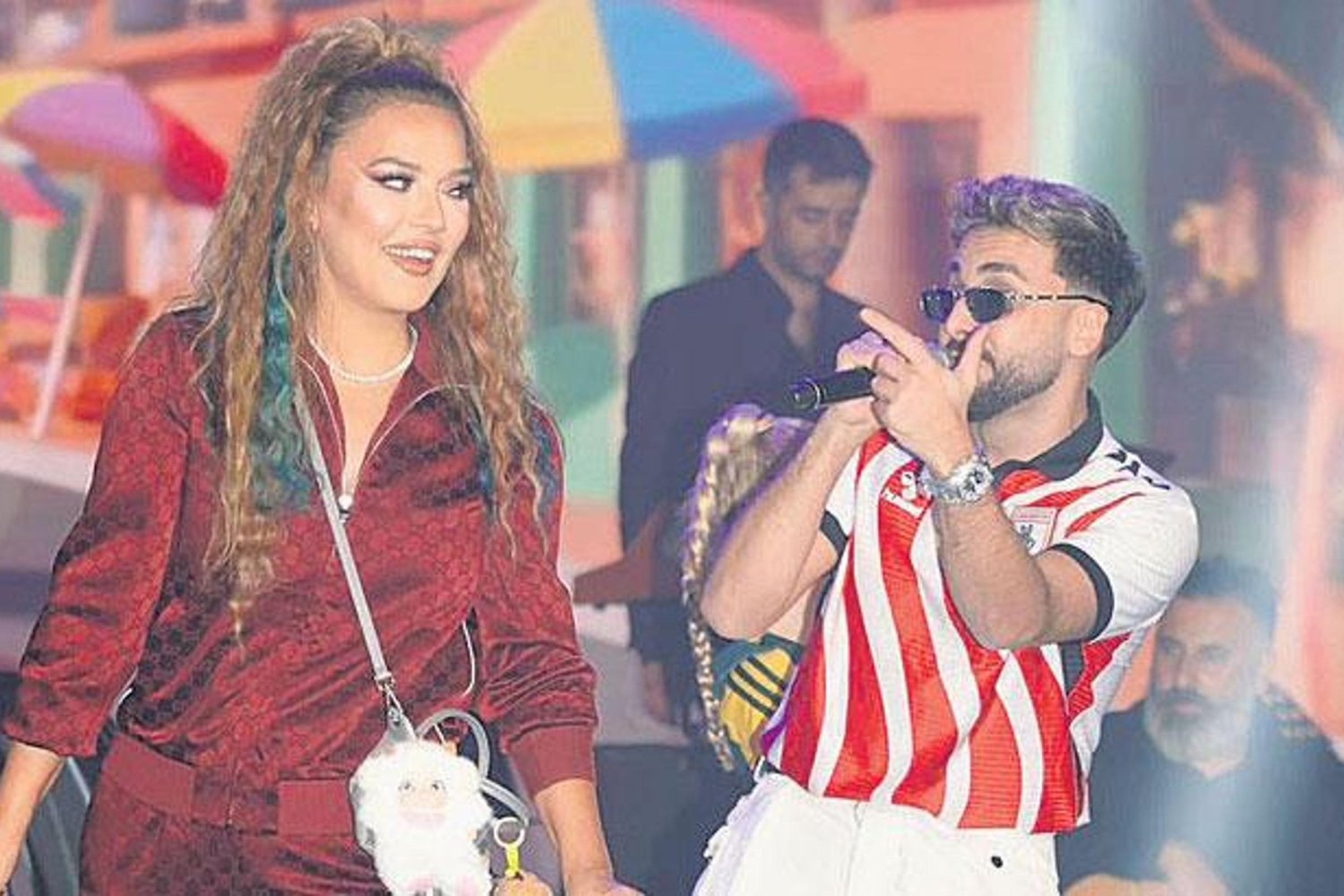 Akalın Sahneye 'Yerinde Dur' ile Enerji Dolu Akşam Yaşattı