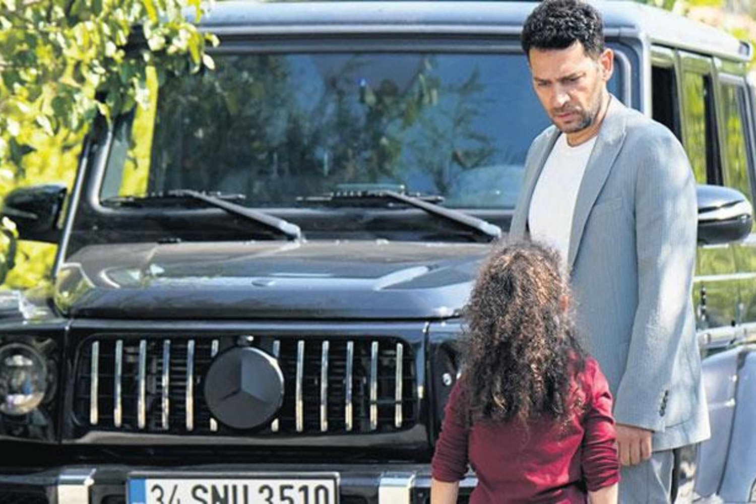 Güller ve Günahlar Dizisi Reytingleri Yıkıyor: Murat Yıldırım ve Cemre Baysel'in Buluşması Büyük İlgi Gördü